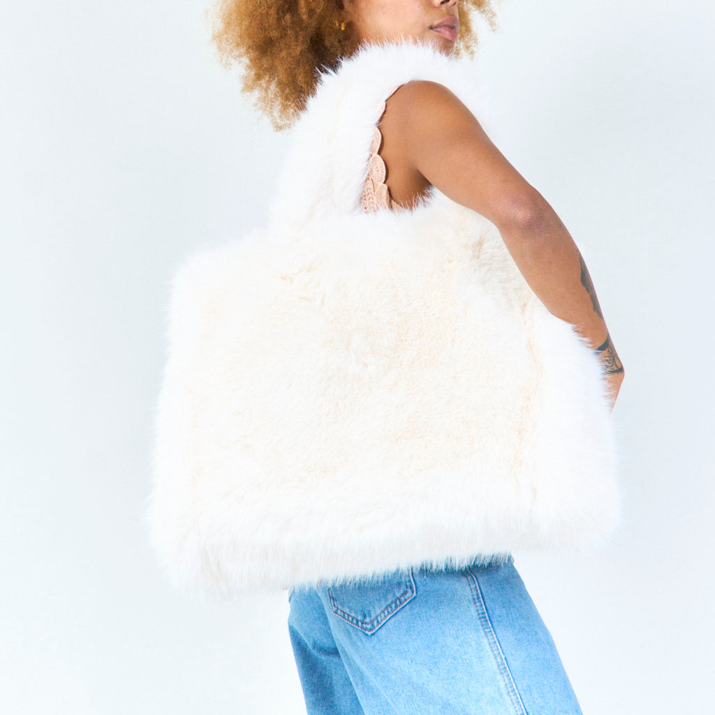 Annie | Faux Fur Cozy Shoulderbag