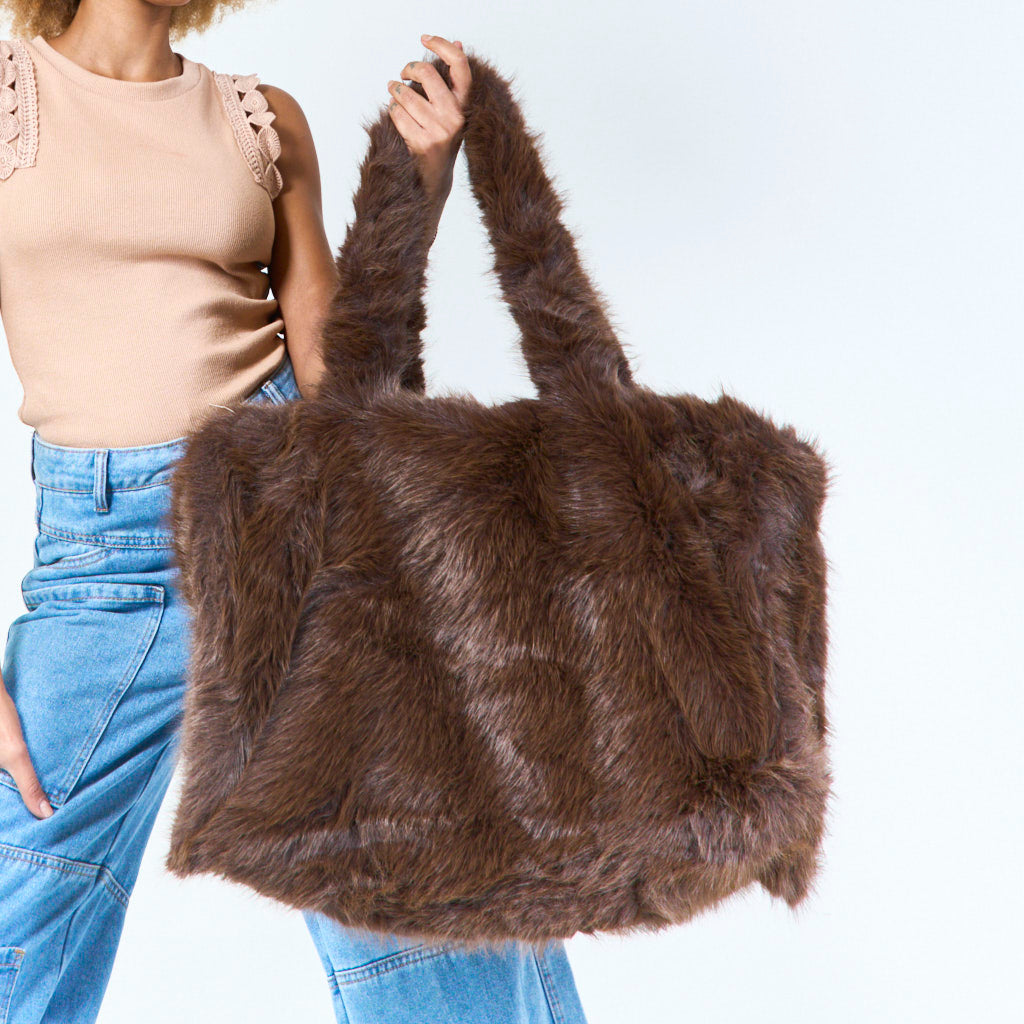 Annie | Faux Fur Cozy Shoulderbag