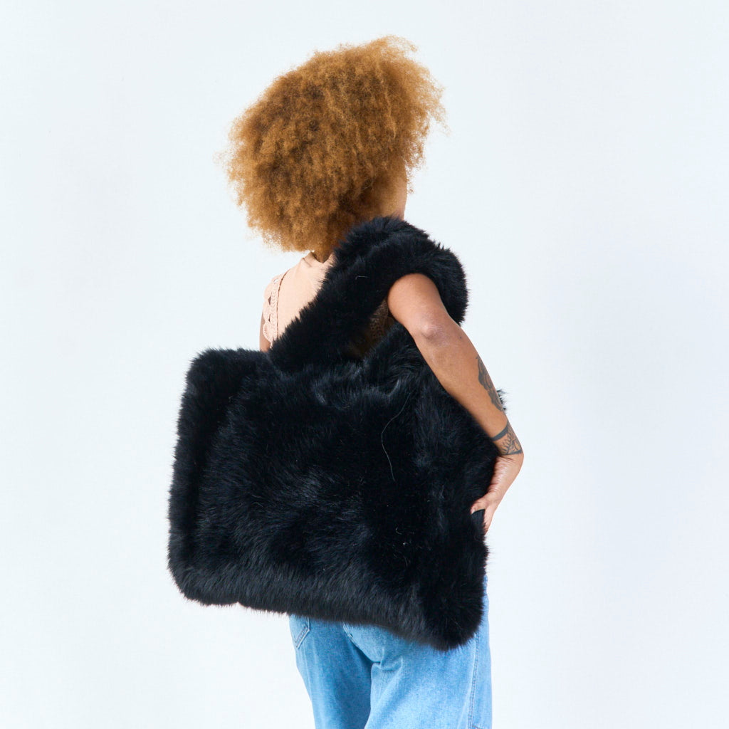 Annie | Faux Fur Cozy Shoulderbag