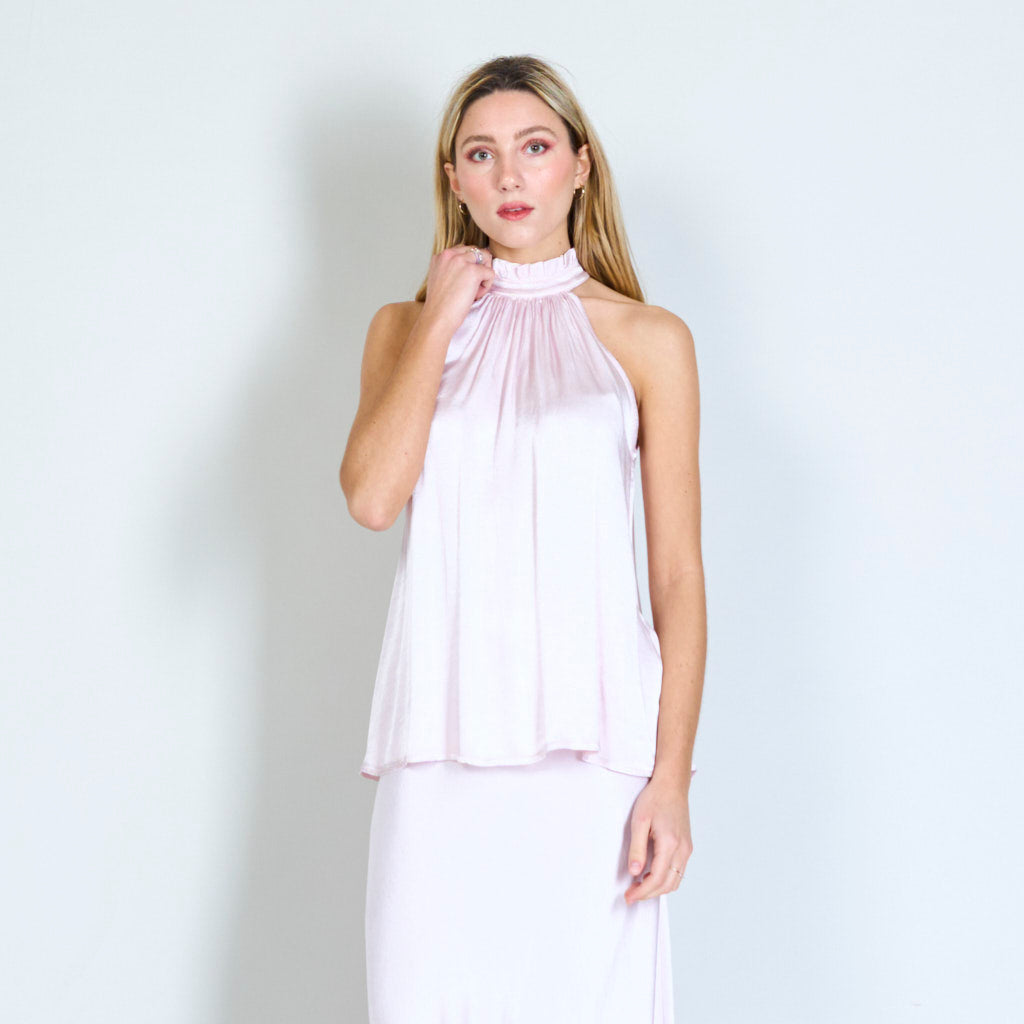 Ronda | Round neck with ruffles satin top
