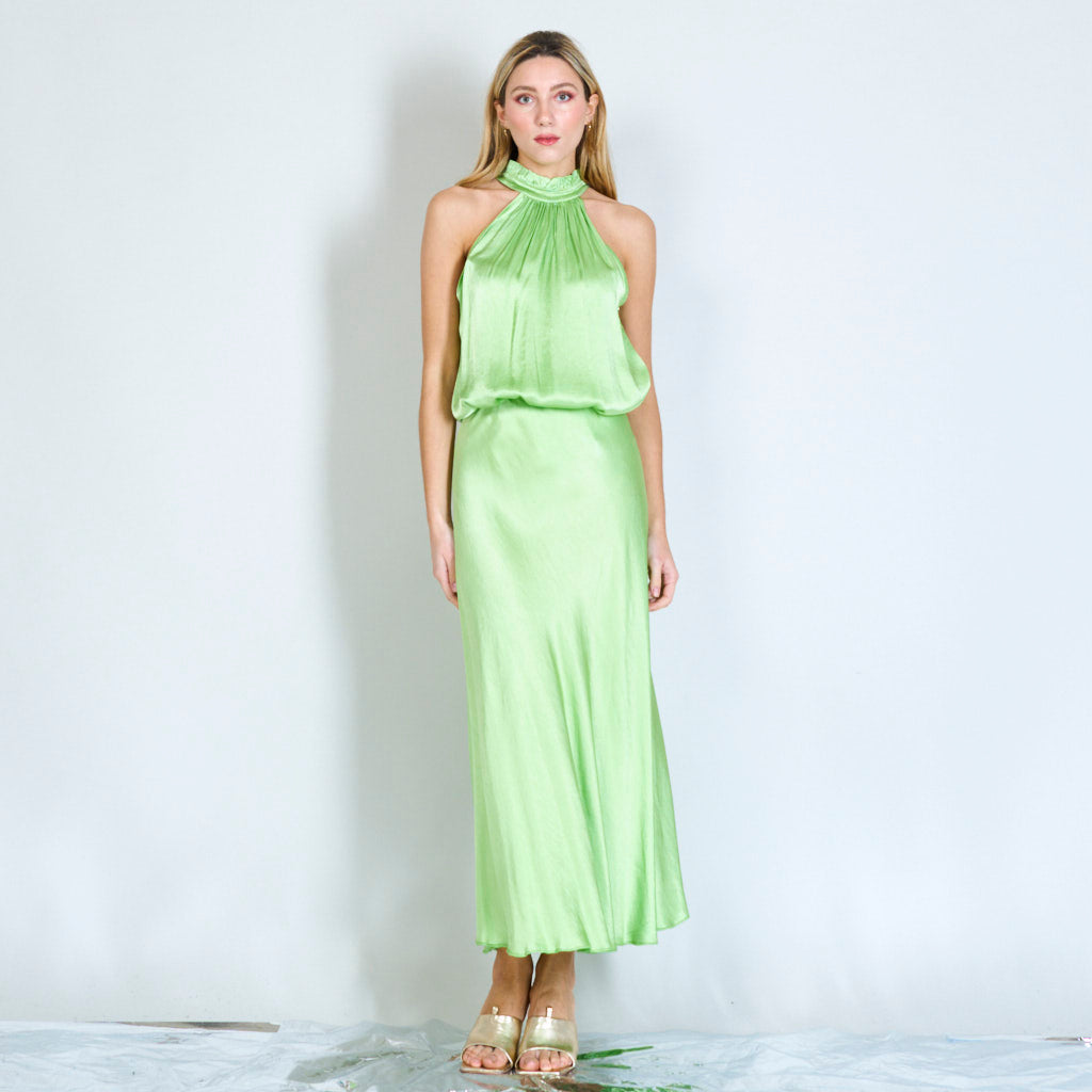 Ronda | Round neck with ruffles satin top