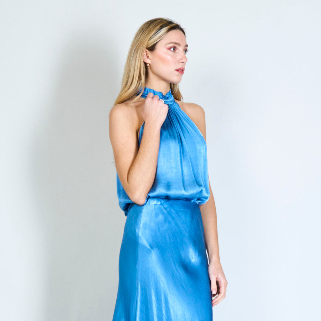 Ronda | Round neck with ruffles satin top