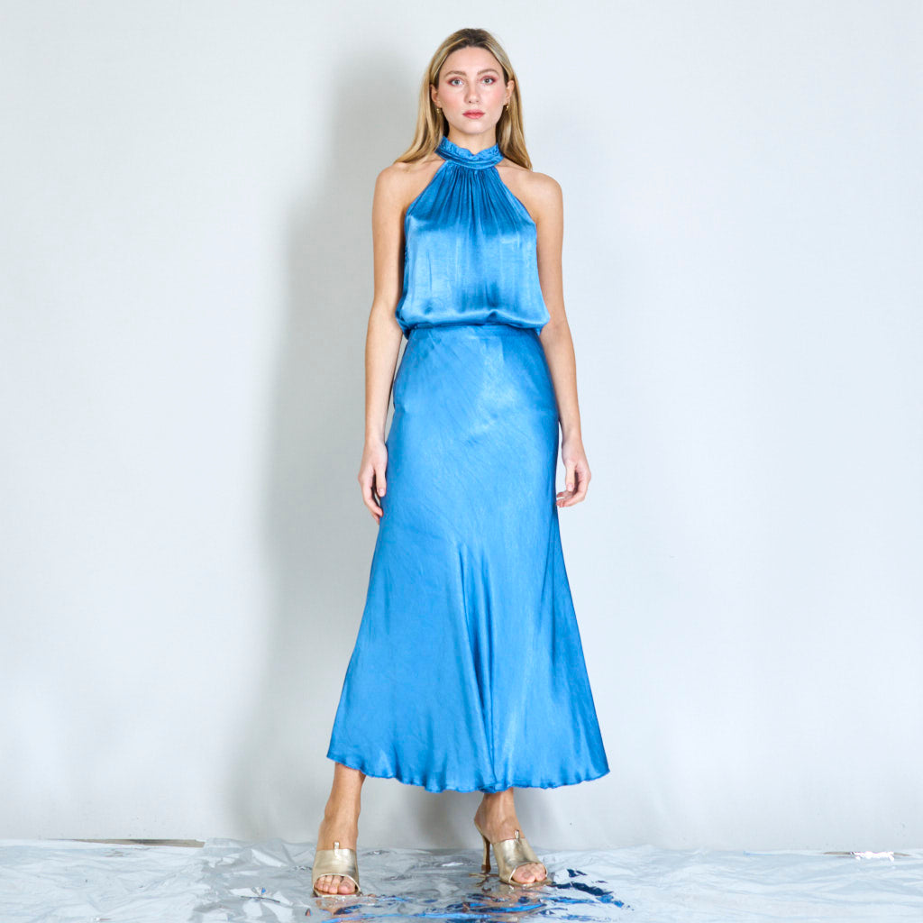 Ronda | Round neck with ruffles satin top