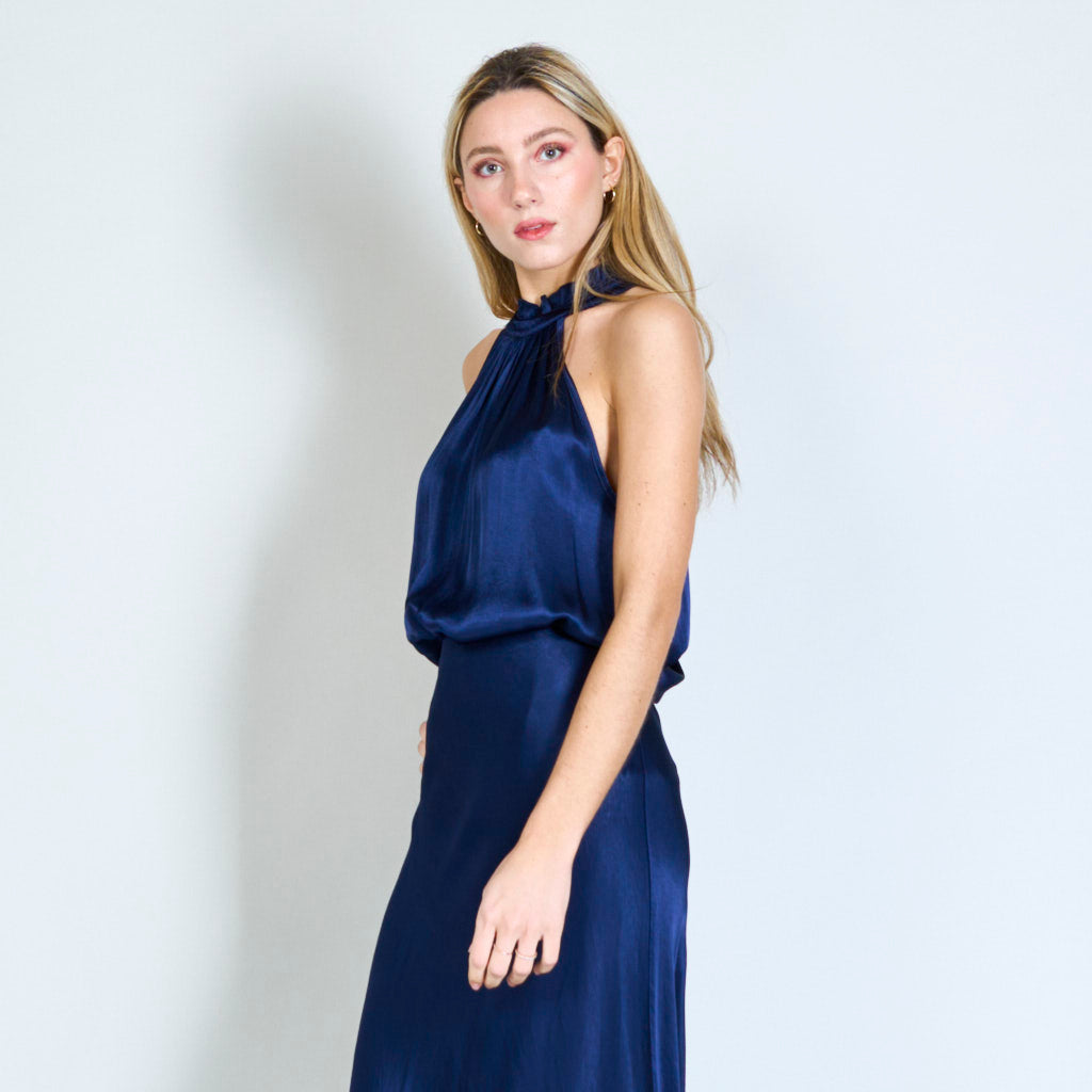 Ronda | Round neck with ruffles satin top