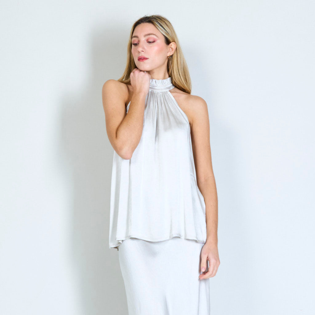 Ronda | Round neck with ruffles satin top