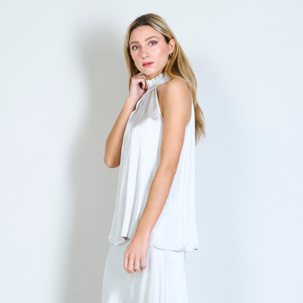 Ronda | Round neck with ruffles satin top