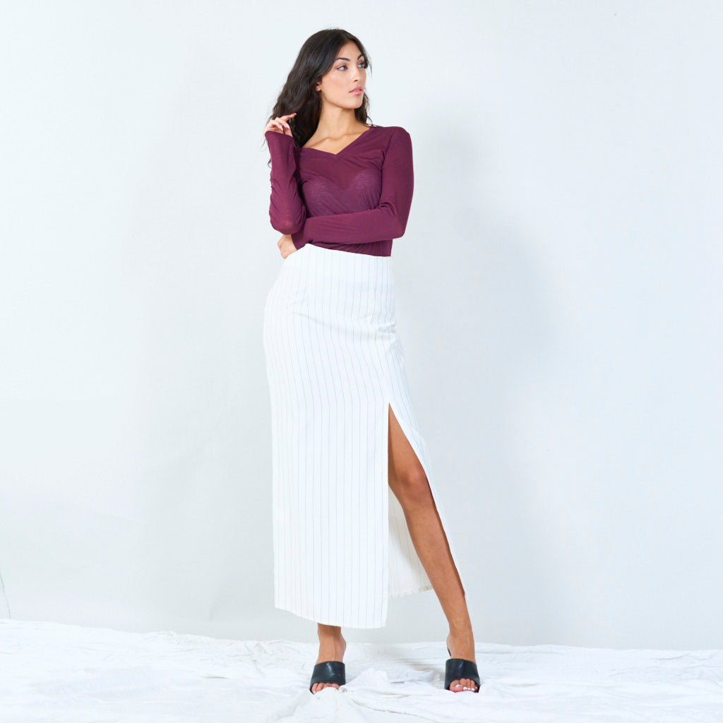 Gia | Basic V-neck Long-sleeve Top