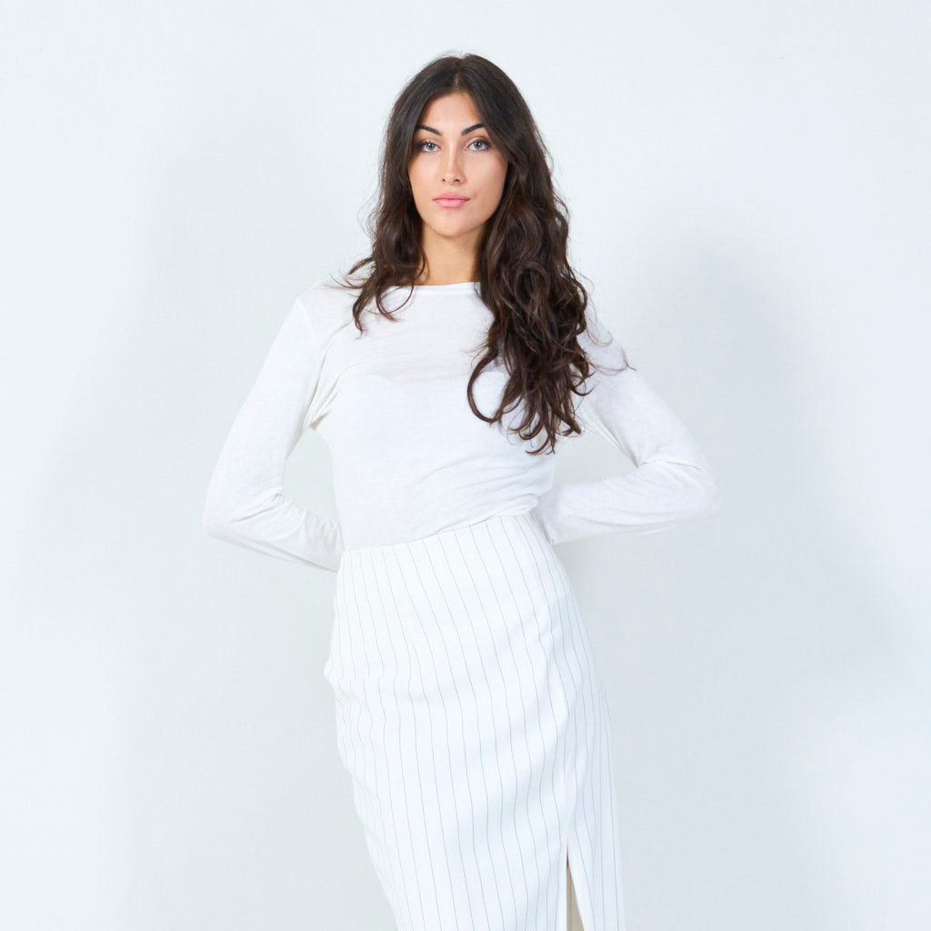 Gia | Basic V-neck Long-sleeve Top