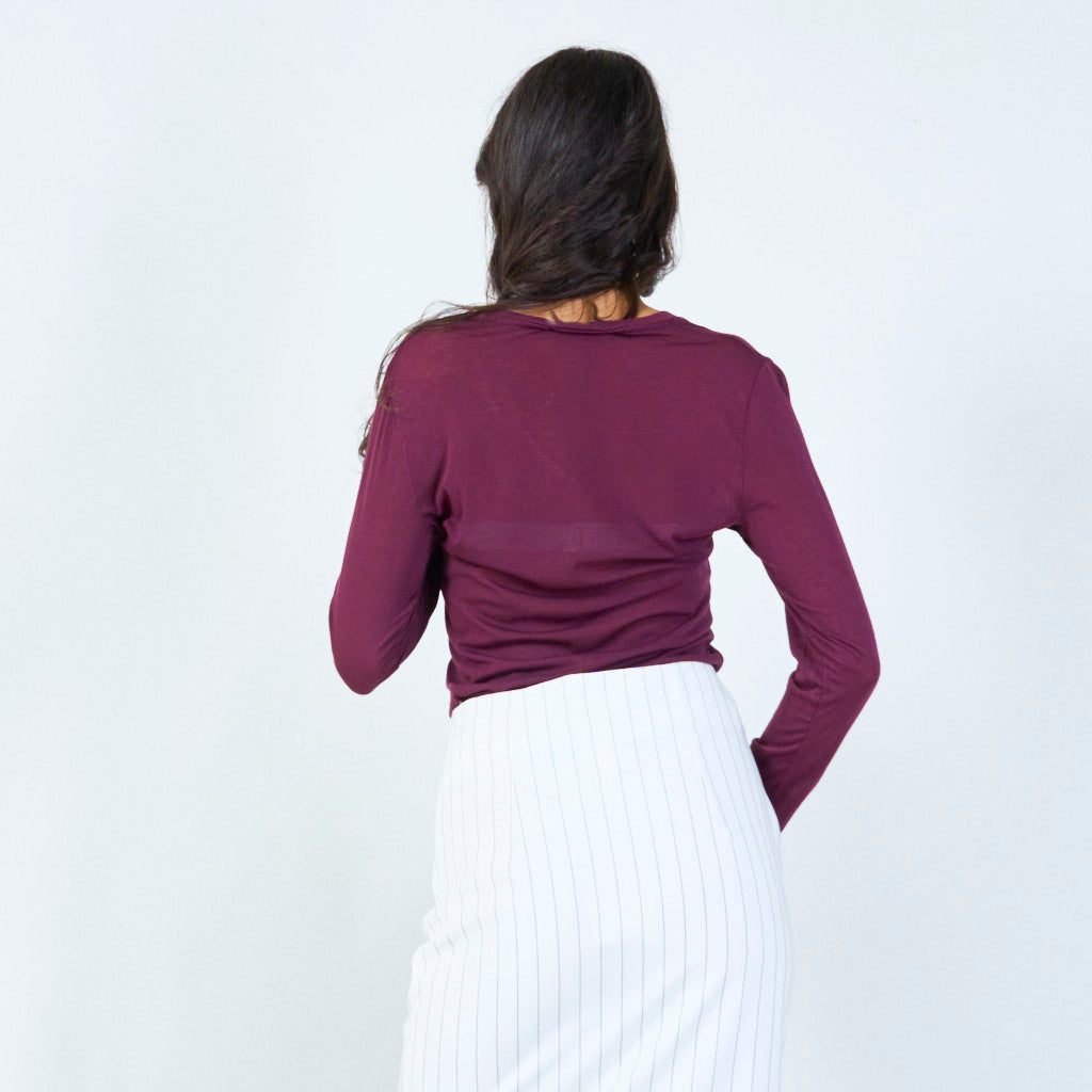 Gia | Basic V-neck Long-sleeve Top