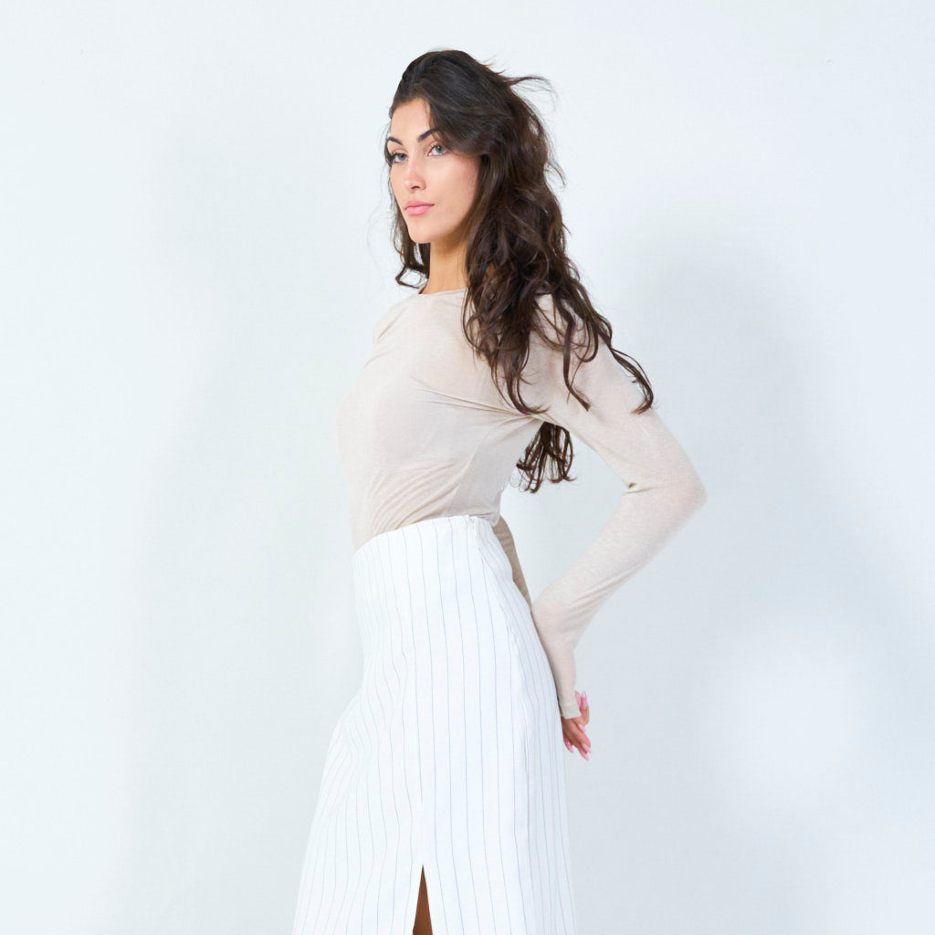 Gia | Basic V-neck Long-sleeve Top