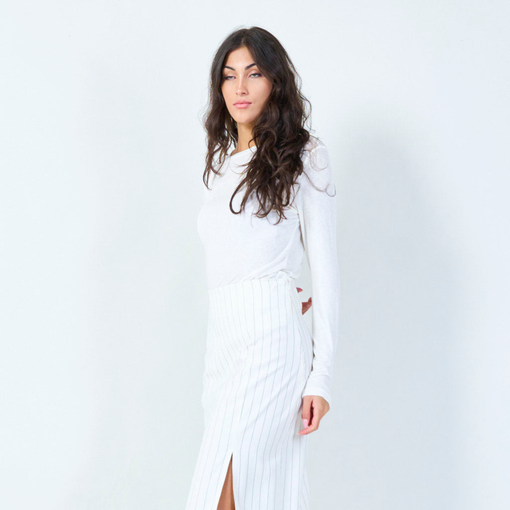 Gia | Basic V-neck Long-sleeve Top