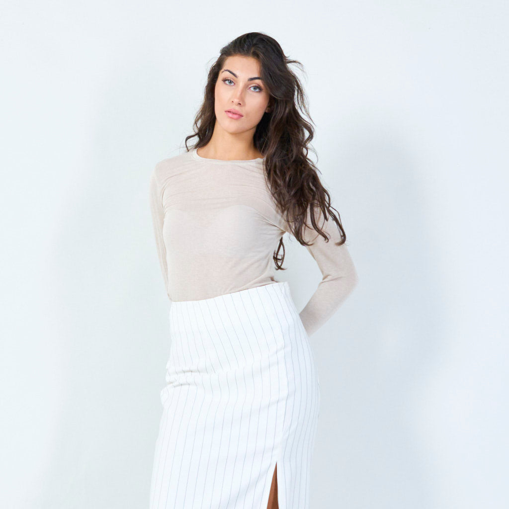 Gia | Basic V-neck Long-sleeve Top