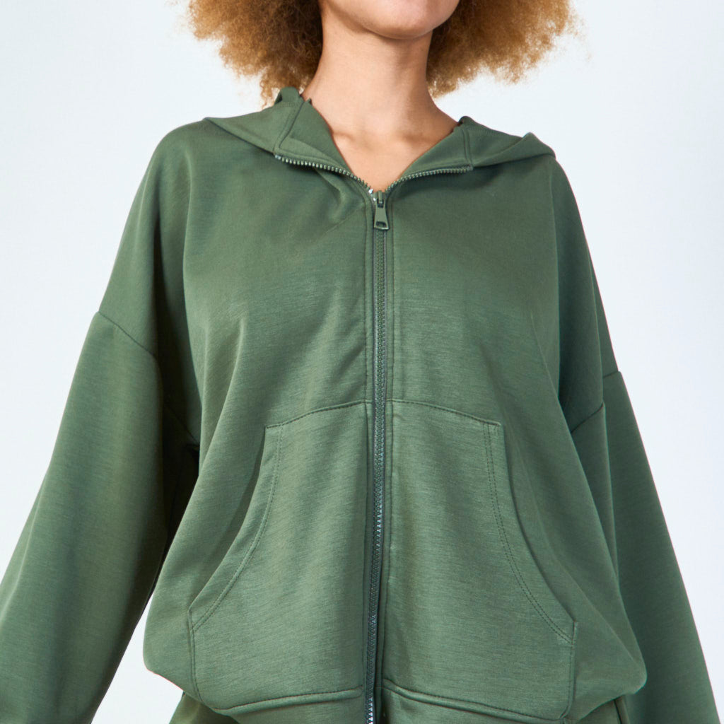 woman-green-sweat-comfyset7